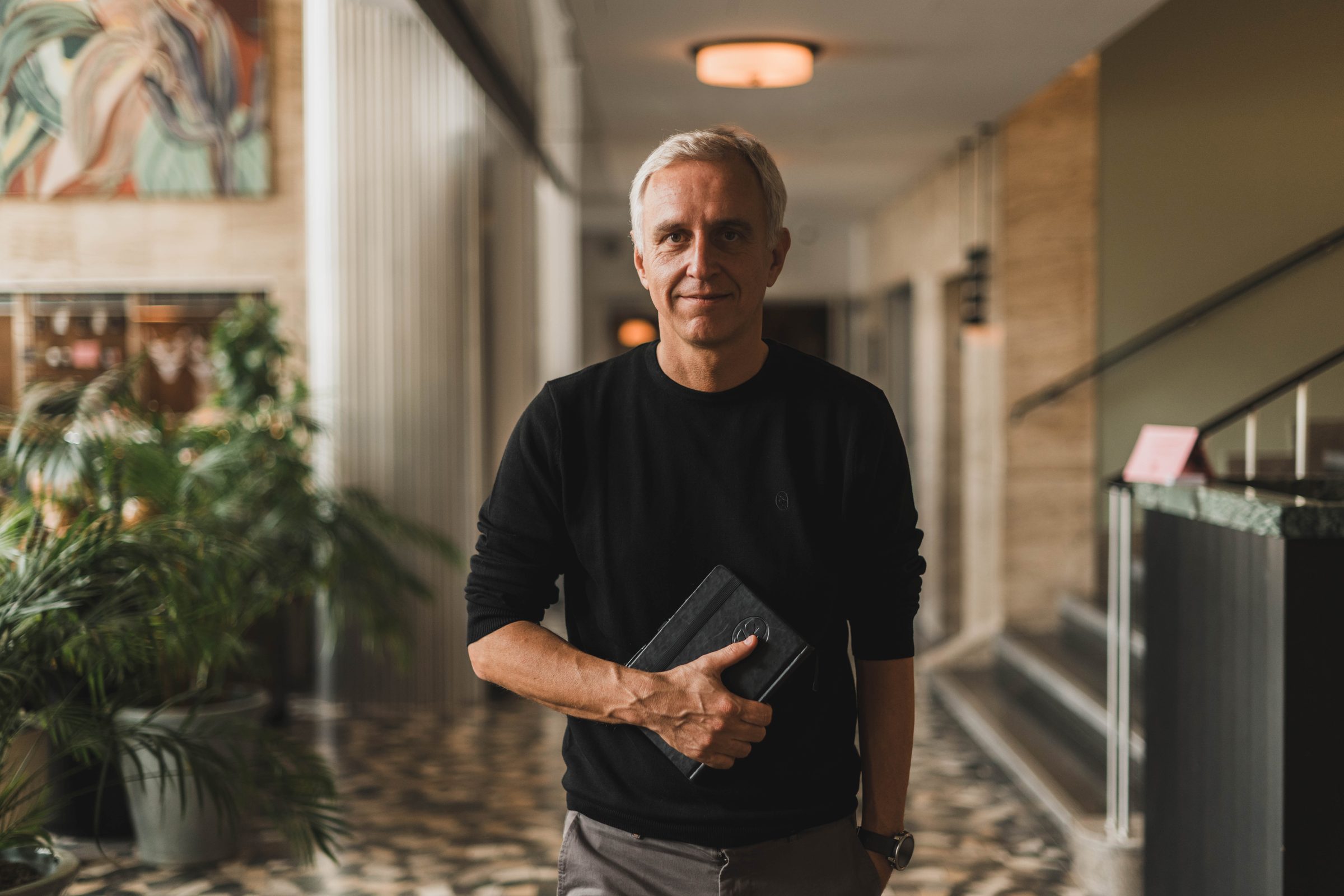 Pressefoto Josef Obergantschnig: Mit Buch